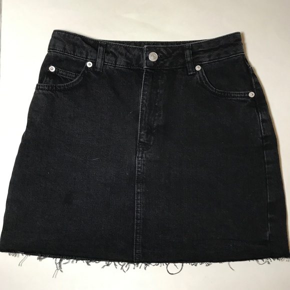 TOPSHOP MOTO BLACK DENIM JEAN RAW HEM MINI SKIRT 4 - Picture 2 of 8